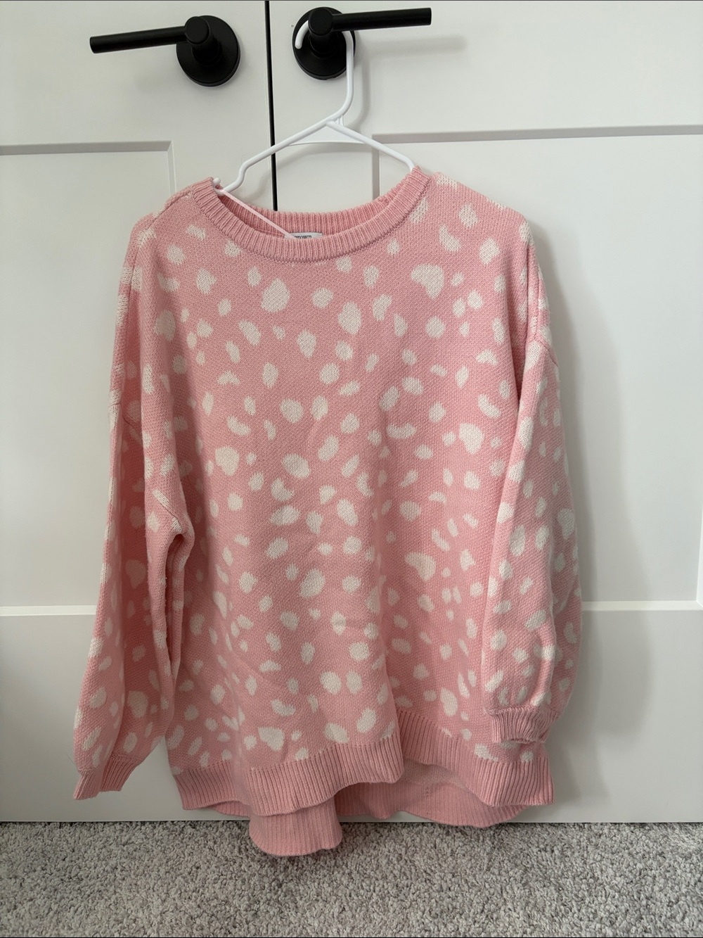 crown & ivy Pink Crewneck with White Spot Pattern